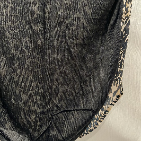 Dynamite Leopard Print Top. Excellent condition. Size Small. - Picture 3 of 3